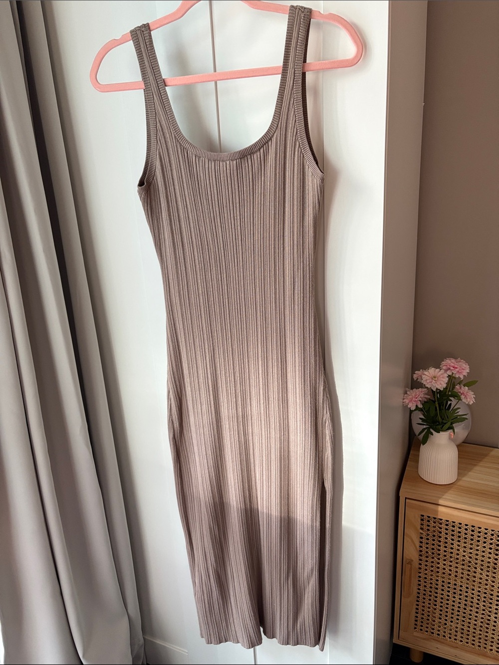 Abercrombie & Fitch Ribbed Knitted Midi Dress in Taupe